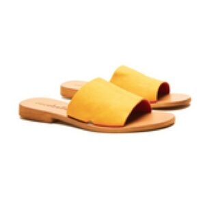 Cocobelle Bhea Sandal
OCHRE / 38